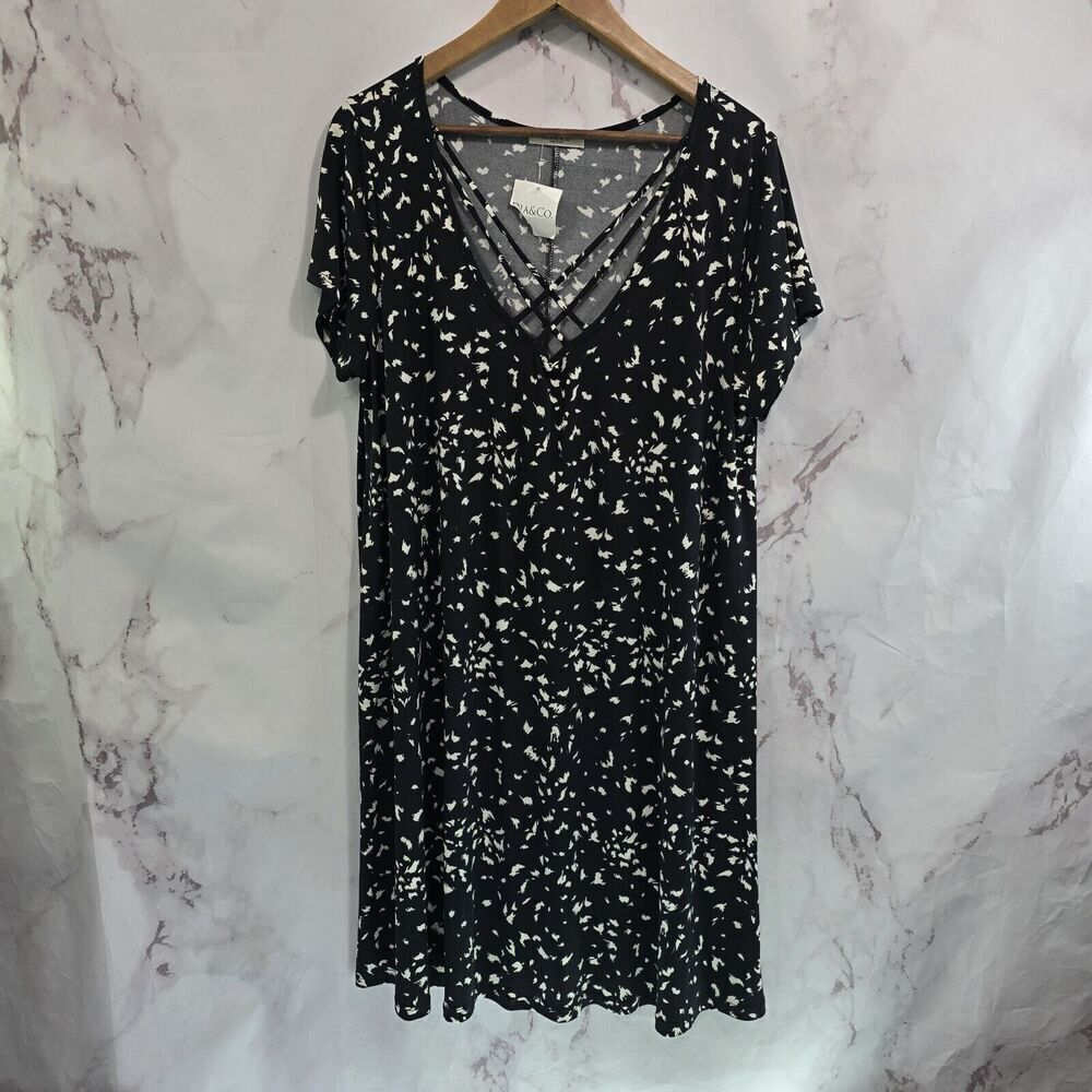 Gilli Dress Womens 2X XXL Black White Jersey Criss Cross V Neck Knee Length